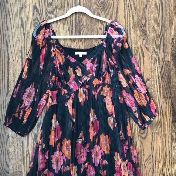 DR 2 floral pleated 70s vintage vibes dress - Picture 2 of 4